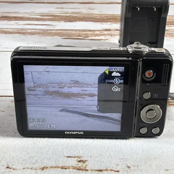 Olympus VR-310 Digital Camera – 14MP – Black – 10x Zoom – Battery